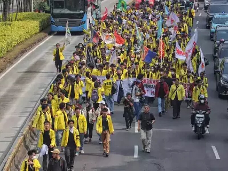 BEM UI Gelar Demo di Bundaran HI, Tagih Janji Prabowo-Gibran soal 19 Juta Lapangan Kerja