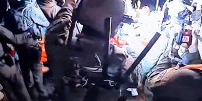 ‘Israel’ Interogasi Dua Aktivis Handala, Yang Lain Mogok Makan dan Menolak Deportasi