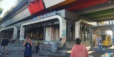 Total 7 Halte TransJakarta Hangus Terbakar, Layanan Terhenti Sementara
