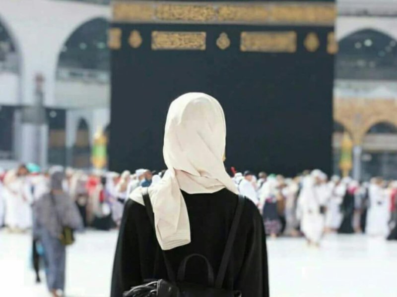 Arab Saudi Luncurkan Aturan Baru Pakaian Umrah untuk Perempuan