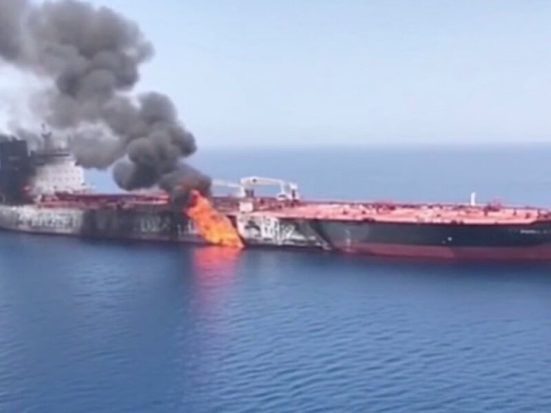 Satu Kapal Alami Kecelakaan di Selat Hormuz, Teheran Tangguhkan MoU dengan AS
