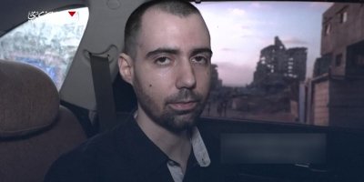 Video Terbaru Hamas Bawa Sandera ‘Israel’ ke Permukaan Gaza