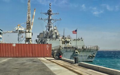 Kapal Perusak AS Bersandar di Pelabuhan Israel di Tengah Ketegangan Kawasan