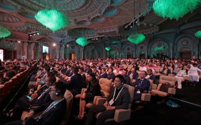 Konferensi Arab-Tiongkok Hasilkan Kesepakatan $10 miliar di Hari Pertama