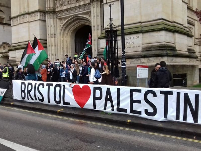 Kini mahasiswa Inggris dari universitas-universitas elit ikut bergabung dalam protes pro-Palestina