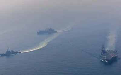 Iran: Kapal Mana pun yang Melewati Selat Hormuz, akan Menjadi Target