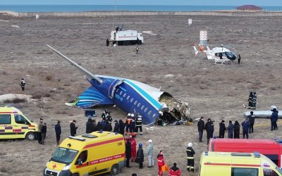 Putin Meminta Maaf Atas Jatuhnya Pesawat Azerbaijan Airlines