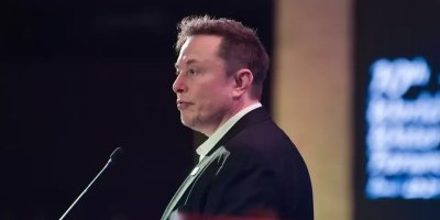 Elon Musk: AI Akan Membuat Banyak Pekerjaan Kantoran Punah