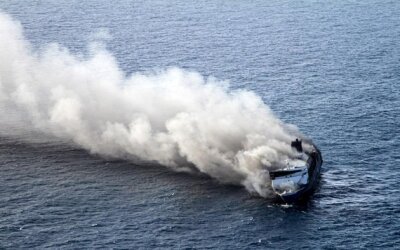 Nekat Lompat dari KM Mutiara Santosa 2 yang Terbakar, Bambang Bertahan 4 Jam Terombang-ambing di Laut Madura