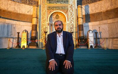 Eks-Imam Hagia Sophia: “Ya untuk Republik, Tidak untuk Sekularisme”