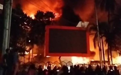 Makassar Membara: Gedung DPRD Dibakar Massa, Puluhan Kendaraan Hangus