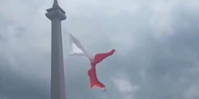 Bendera Merah Putih Raksasa Robek Saat Gladi HUT ke-80 TNI di Monas