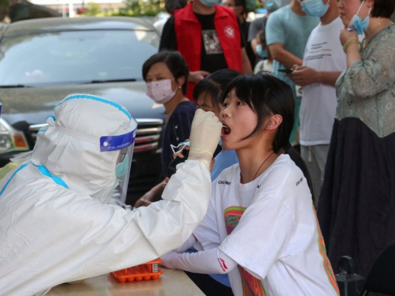 Cina: 90 Persen Orang di Provinsi Henan Terinfeksi Covid