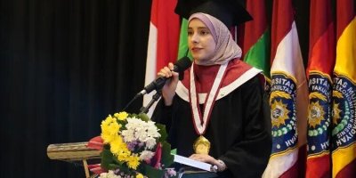 Mahasiswi Asal Palestina Lulus Cumlaude dari UM Surabaya: Muhammadiyah Telah Menjadi Rumah Kedua Saya