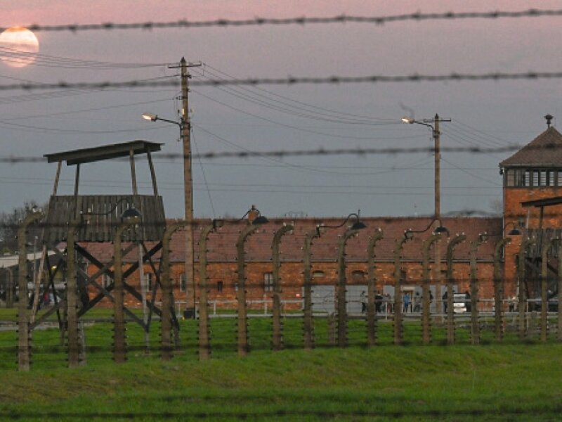 UEA Akan Ajarkan Holocaust di Sekolah Dasar dan Menengah