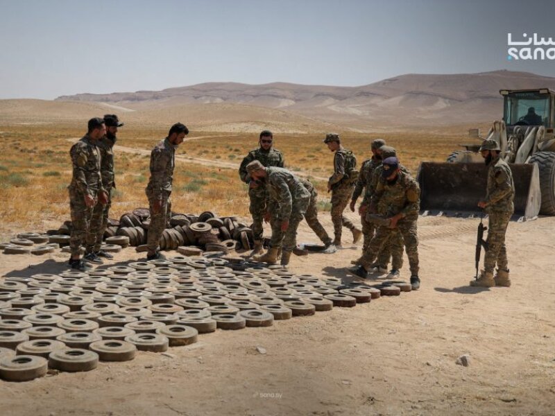 Militer Suriah Hancurkan 1.500 Bom Ranjau yang Ditanam Rezim Asad di Pedesaan Damaskus