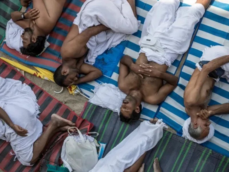 Demi Kelancaran Ibadah, Saudi Larang Jemaah Tiduran di Masjidil Haram