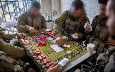 Tentara ‘Israel’ Curi Uang Tunai dan Emas dari Gaza, Lebanon, dan Suriah