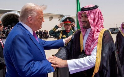Trump Kirim Perjanjian Nuklir untuk Saudi Tapi Riyadh Harus Akui 'Israel'