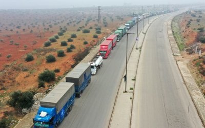 Konvoi Bantuan Gempa Suriah Terjebak di Persimpangan antara Rezim dan Oposisi