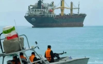 Iran Bantah Tembak Helikopter Apache AS, Peringatkan Risiko Personel Militer Asing di Selat Hormuz