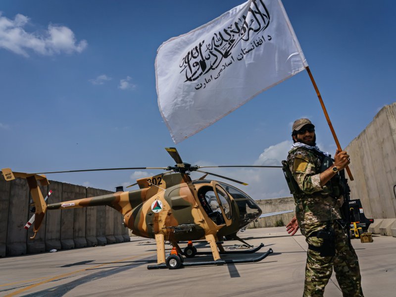 Helikopter Milik IIA Jatuh, Dua Pilot Tewas