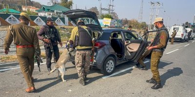 Dalih Memerangi Teroris, Polisi India Tangkapi Ratusan Muslim Kashmir