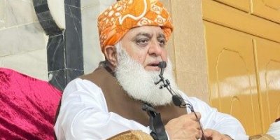 Fazlur Rehman: Deportasi Paksa Warga Afghanistan Merusak Hubungan Kabul-Islamabad