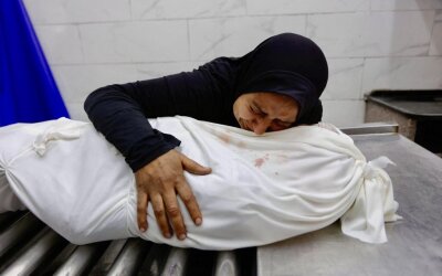 Serangan Drone 'Israel' Tewaskan Dua Remaja Gaza Saat Mencari Kayu Bakar