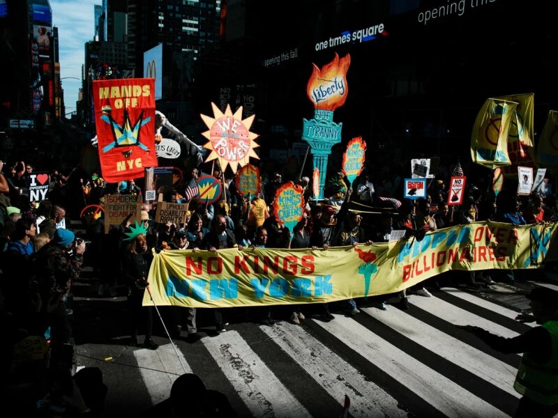 "No Kings": Jutaan Warga AS Kompak Turun ke Jalan Tolak Otoritarianisme Trump