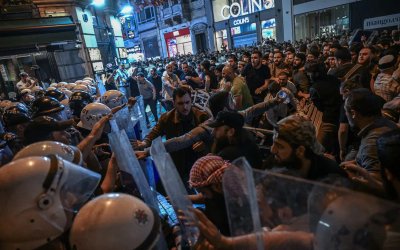Bentrokan Meletus di Istanbul, Massa Protes Penghinaan Nabi Muhammad oleh Majalah LeMan