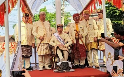 Eks Ketua AJI: Jokowi Jadi Ketua Panitia Pemberian Gelar Adat untuk Dirinya Sendiri