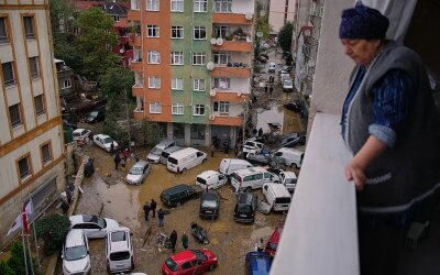 Banjir Terparah 80 Tahun Terjang Istanbul, 4 Tewas