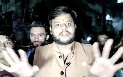 Massa Hindu Radikal Bubarkan dan Larangan Shalat Tarawih di Uttar Pradesh