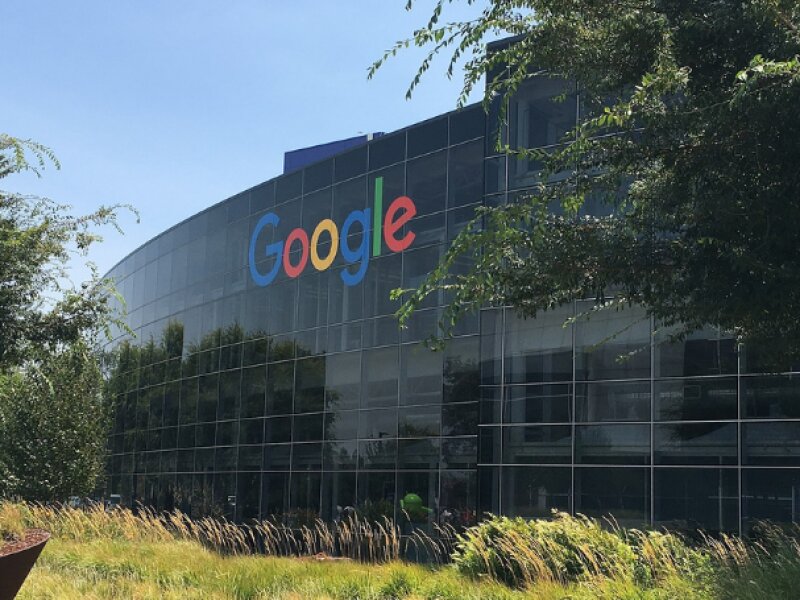 Google Cabut Larangan Penggunaan AI untuk Senjata dan Pengawasan