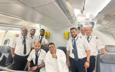 “Saya Tak Akan Pulang Kecuali Menuju Haji” — Kisah Menggetarkan Amer Al-Qadhafi dan Keajaiban di Bandara
