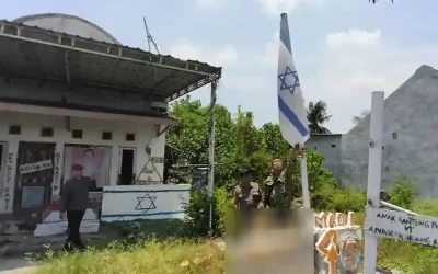 Viral Pasang Kain Mirip Bendera "Israel" di Halaman Rumah