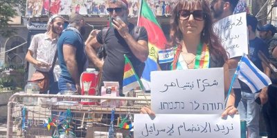 Kibarkan Bintang David, Warga Druze: Terima Kasih Netanyahu, Kami Ingin Gabung ‘Israel’