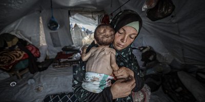 Para Ibu Gaza Terpaksa Beri Anaknya Susu Kedaluwarsa dan Daging Landak Demi Bertahan Hidup