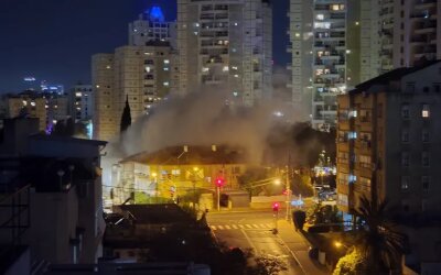 Tel Aviv Membara: Rudal Tandan Iran Hantam Apartemen dan Stasiun Kereta Api