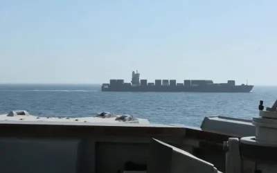 AS Lumpuhkan Kapal Kargo Raksasa Iran di Teluk Oman, Teheran Ancam Balasan