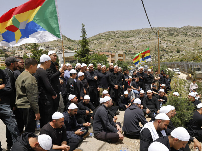 Kurdi Bersatu, Druze Masih Menolak Damaskus