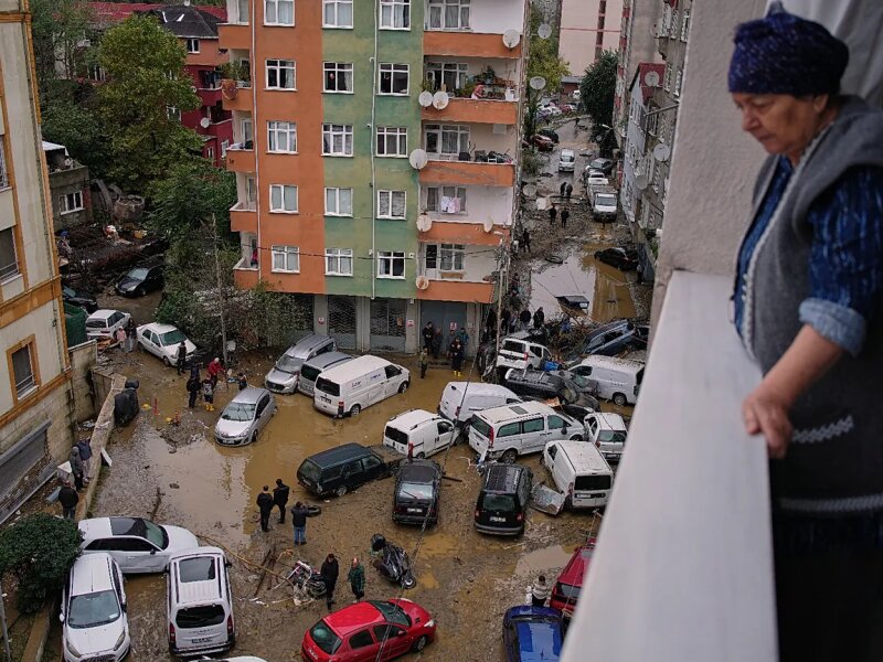 Banjir Terparah 80 Tahun Terjang Istanbul, 4 Tewas