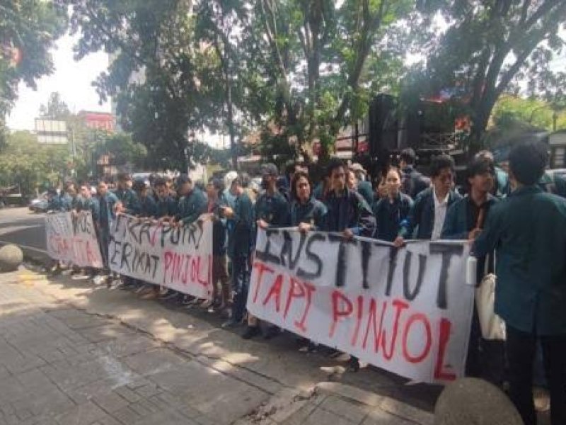 Marak Penggunaan Pinjol, MUI Dorong Penguatan Sistem Ekonomi Syariah