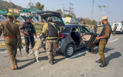 Dalih Memerangi Teroris, Polisi India Tangkapi Ratusan Muslim Kashmir