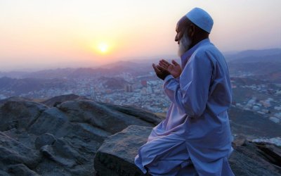 Apakah Lebih Utama Berdoa Diangkatnya Musibah atau Yang Lebih Utama Bersabar?