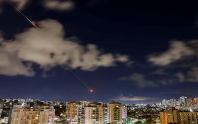 Rudal Iran Hantam 'Israel' Sesaat Setelah Trump Umumkan Gencatan Senjata