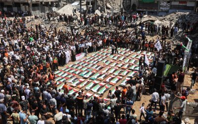 Dua Tahun Menanti, 112 Korban Serangan Sabra Dimakamkan Massal di Gaza