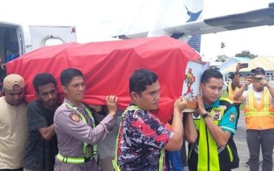 Amankan masjid saat warga sedang tarawih, dua aparat TNI-Polri tewas diserang KKB