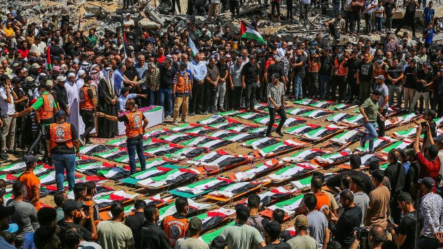 Dua Tahun Menanti, 112 Korban Serangan Sabra Dimakamkan Massal di Gaza